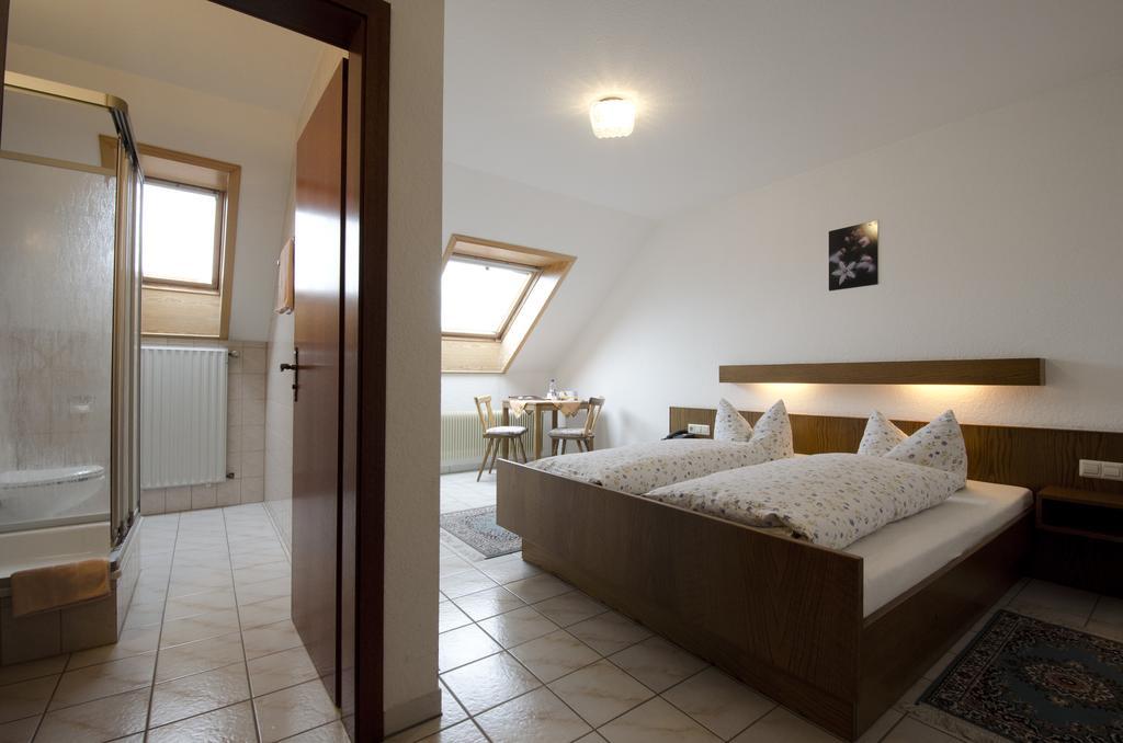 Hotel Gasthof Roessle Westerheim Room photo