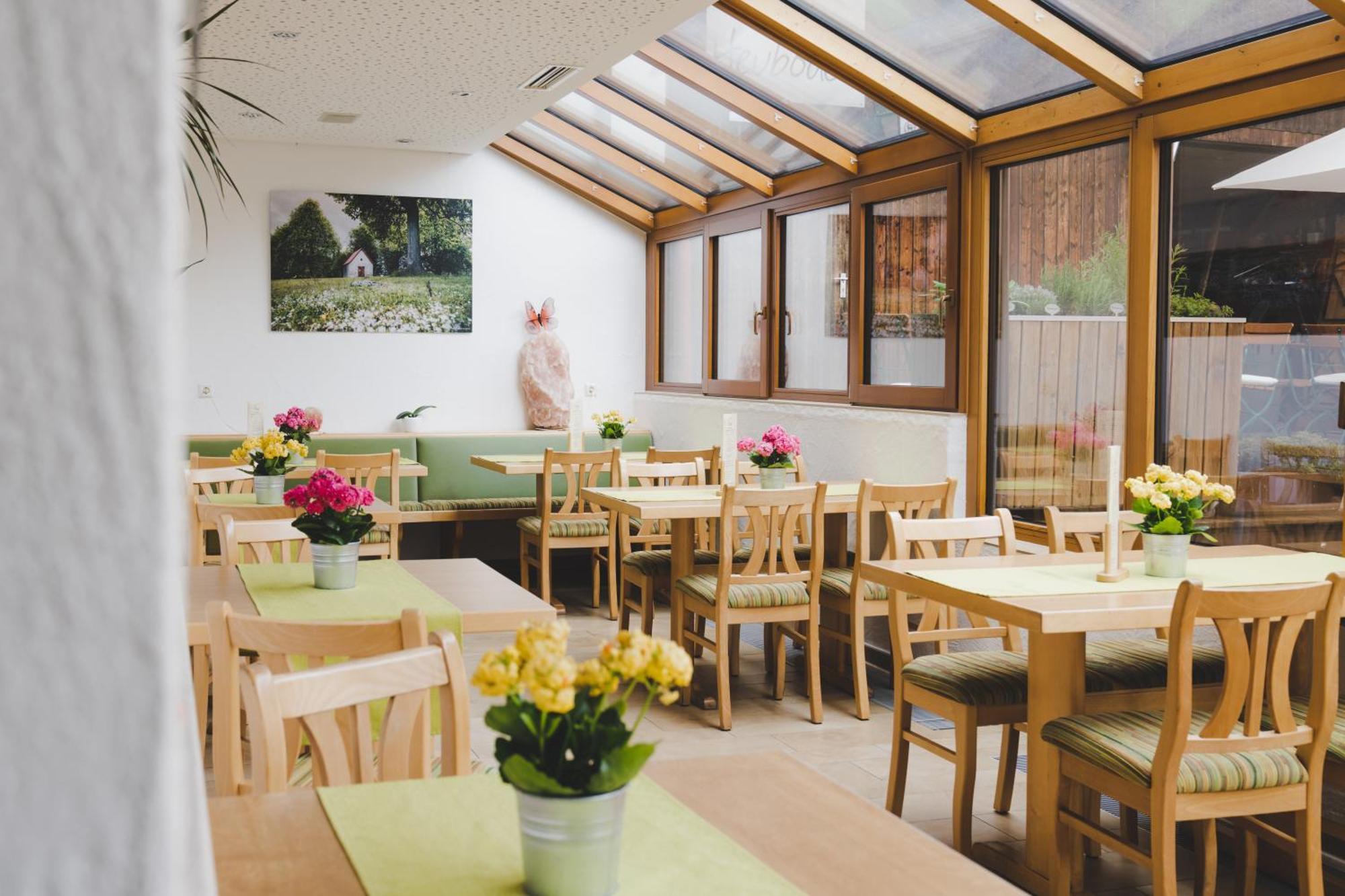 Hotel Gasthof Roessle Westerheim Exterior photo